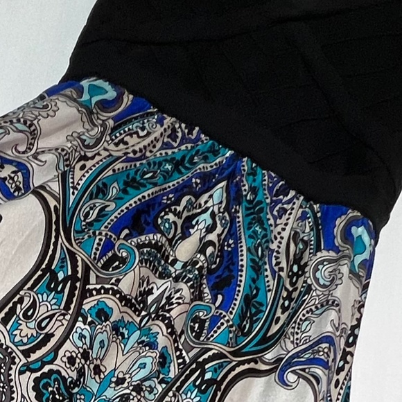 GORGEOUS BEBE silk body, knit /spandex top is a FLATTERING COCKTAIL DRESS sz XS - Picture 2 of 8